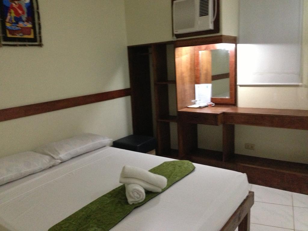 Qm Pension House Tagbilaran-stad Buitenkant foto